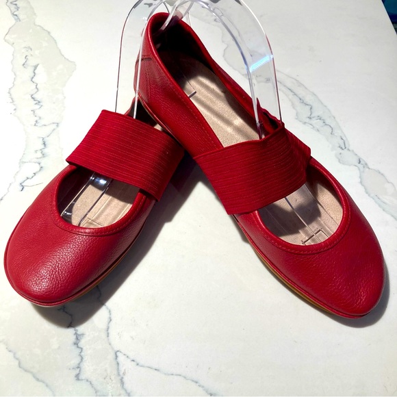 Camper Shoes - CAMPER Sz 41 Leather Ballet Flats With Elastic Strap Rubber Soles Slip On Shoes